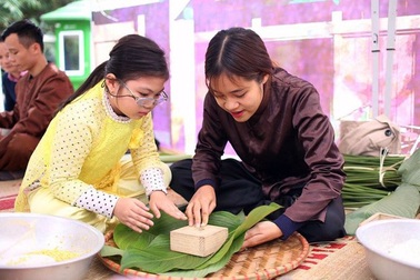 Gộp Tết tây và Tết ta: 12 năm qua, vị giáo sư vẫn bảo lưu quan điểm