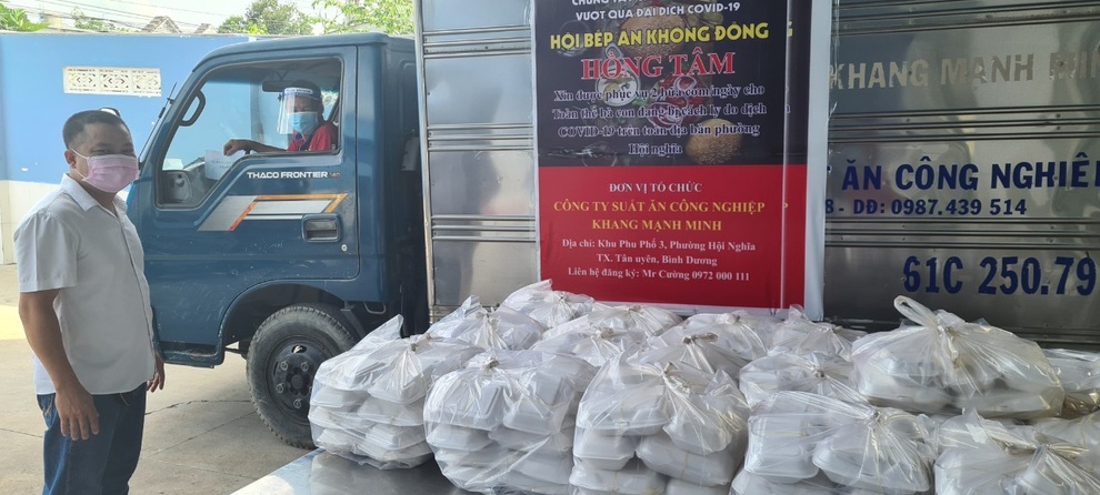 Vị giám đốc xắn tay áo vào bếp nấu cơm 0 đồng giữa mùa dịch - 3 Vị giám đốc xắn tay áo vào bếp nấu cơm 0 đồng giữa mùa dịch - 3