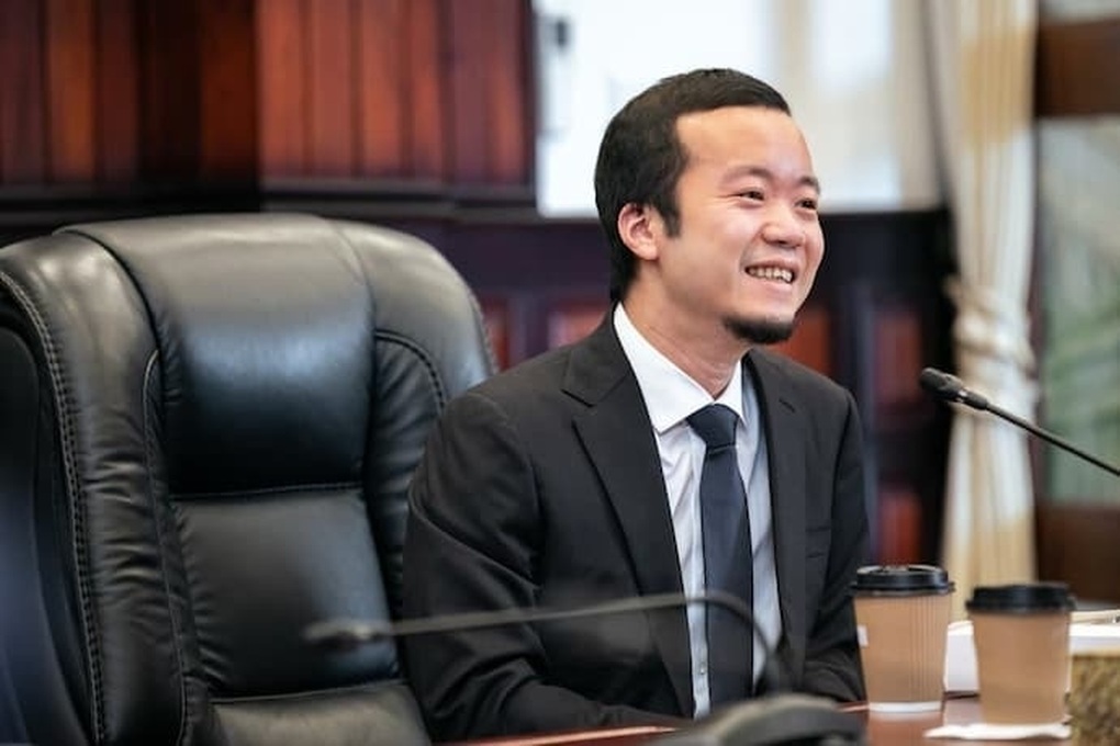 De enorme activa van tycoon Chen Zhi onthuld - 1 Hé lộ khối tài sản khổng lồ của ông trùm Chen Zhi - 1
