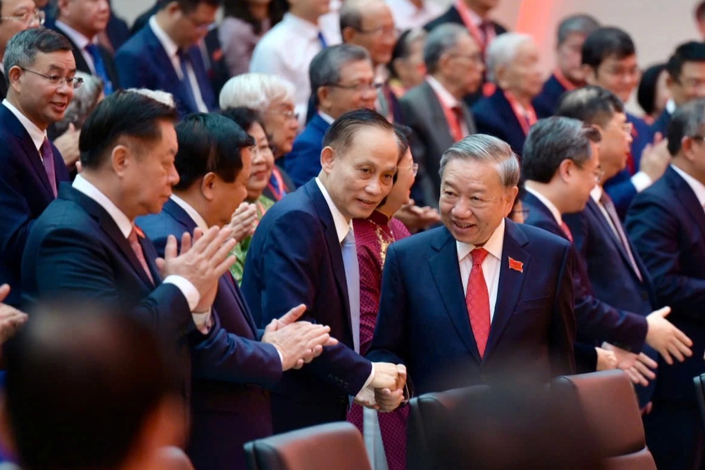 Bí thư Trần Lưu Quang: Phải thẳng thắn hỏi TPHCM đang đứng ở đâu - 2 Bí thư Trần Lưu Quang: Phải thẳng thắn hỏi TPHCM đang đứng ở đâu - 2