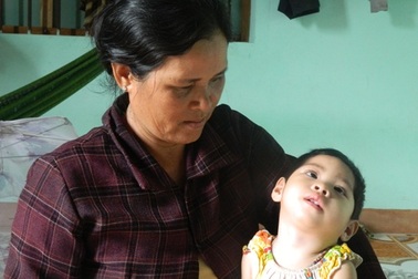 Thương bé 18 tháng tuổi với bệnh động kinh hành hạ