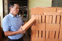 Người duy nhất xứ Quảng giữ bí quyết sản xuất gạch Chăm