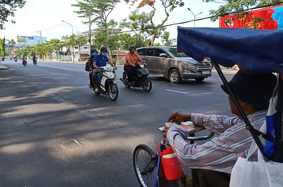 ĐBSCL: Chi hơn 400 tỷ đồng hỗ trợ các đối tượng gặp khó do Covid-19 - 2 ĐBSCL: Chi hơn 400 tỷ đồng hỗ trợ các đối tượng gặp khó do Covid-19 - 2