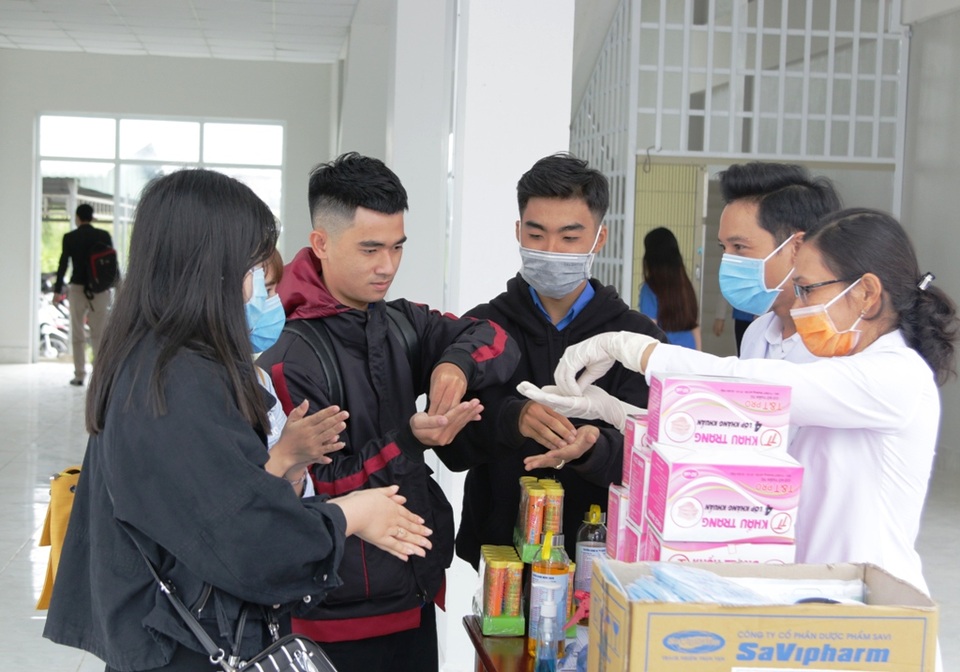 Trường ĐH đầu tiên ở miền Tây cho sinh viên nghỉ hết tháng 3 - 2 Trường ĐH đầu tiên ở miền Tây cho sinh viên nghỉ hết tháng 3 - 2