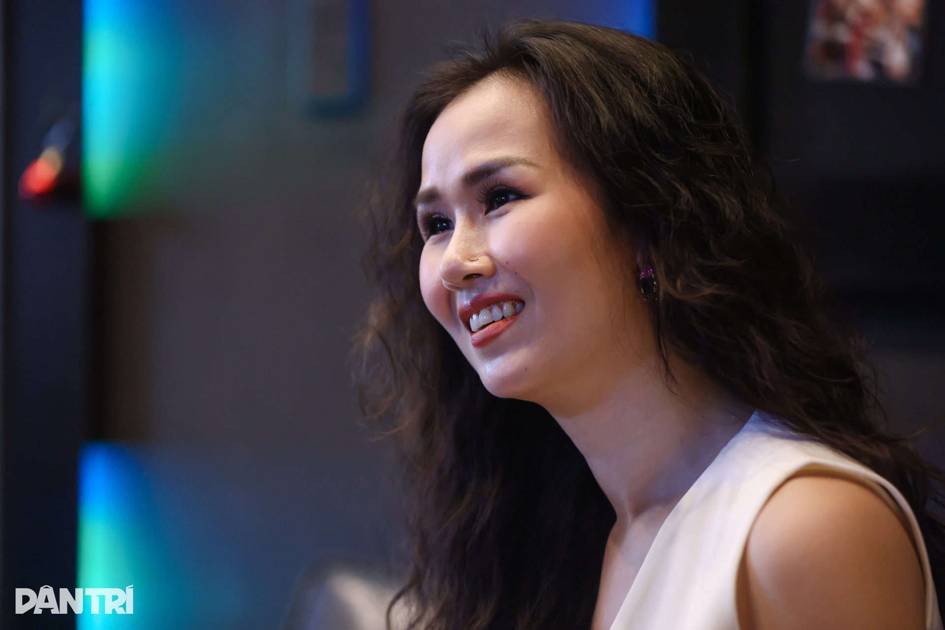 Võ Hạ Trâm, Bùi Lan Hương và dàn sao hào hứng thu âm Rực rỡ ngày mới - 5 Võ Hạ Trâm, Bùi Lan Hương và dàn sao hào hứng thu âm Rực rỡ ngày mới - 5