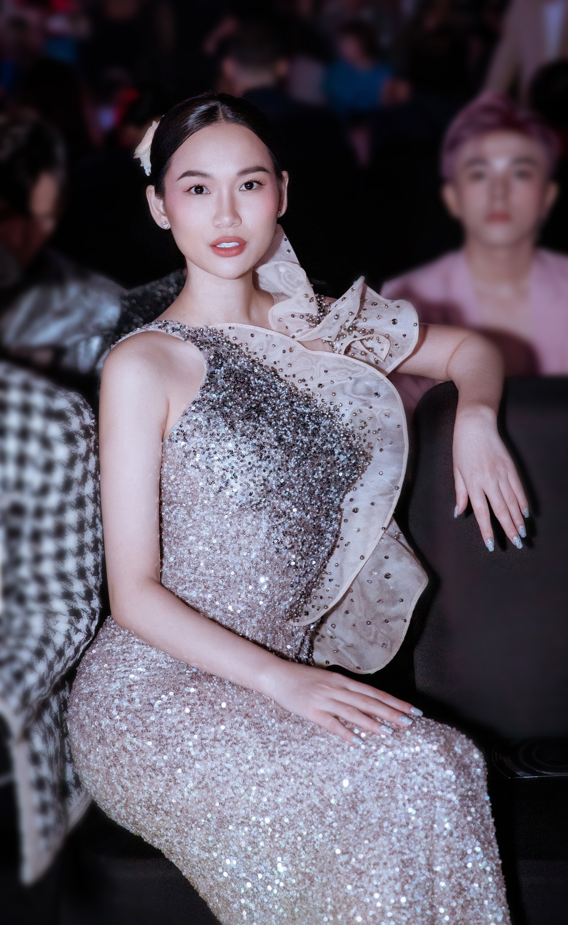 Fashionista Tống Diệu Hằng đọ sắc Hoa hậu Hà Kiều Anh - 5 Fashionista Tống Diệu Hằng đọ sắc Hoa hậu Hà Kiều Anh - 5