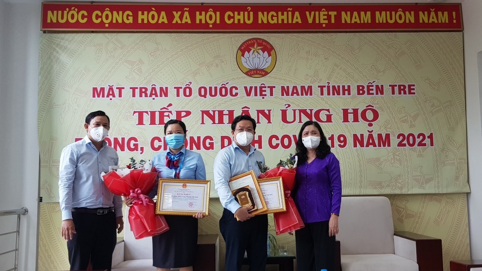 VietinBank tiếp tục dành hơn 27 tỷ đồng hỗ trợ các tỉnh phía Nam phòng, chống dịch Covid-19 - 1 VietinBank tiếp tục dành hơn 27 tỷ đồng hỗ trợ các tỉnh phía Nam phòng, chống dịch Covid-19 - 1