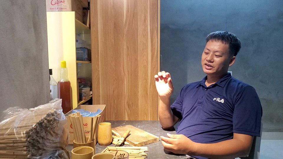 Cử nhân mỹ thuật kiếm hàng chục triệu đồng/tháng từ những... cành tre - 5 Cử nhân mỹ thuật kiếm hàng chục triệu đồng/tháng từ những... cành tre - 5