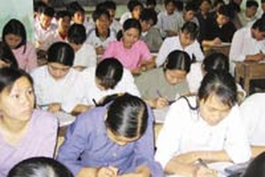 Học sinh đăng ký luyện thi ĐH tăng