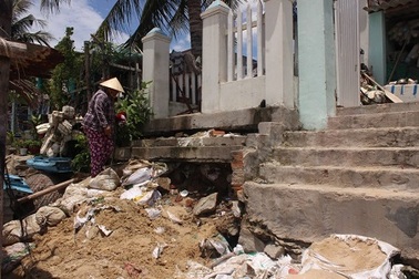 Dự án tận thu 45 triệu m3 cát: Không gây sạt lở nhà dân?