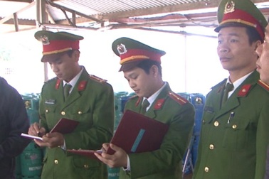 Phát hiện 2 trạm chiết nạp gas vi phạm an toàn