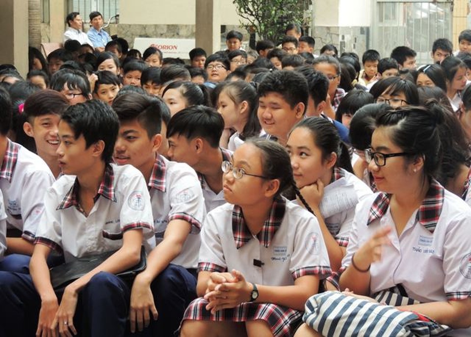 Con ngoan trò giỏi ngoài đời, lên mạng khoe thân, chửi thề - 3 Con ngoan trò giỏi ngoài đời, lên mạng khoe thân, chửi thề - 3