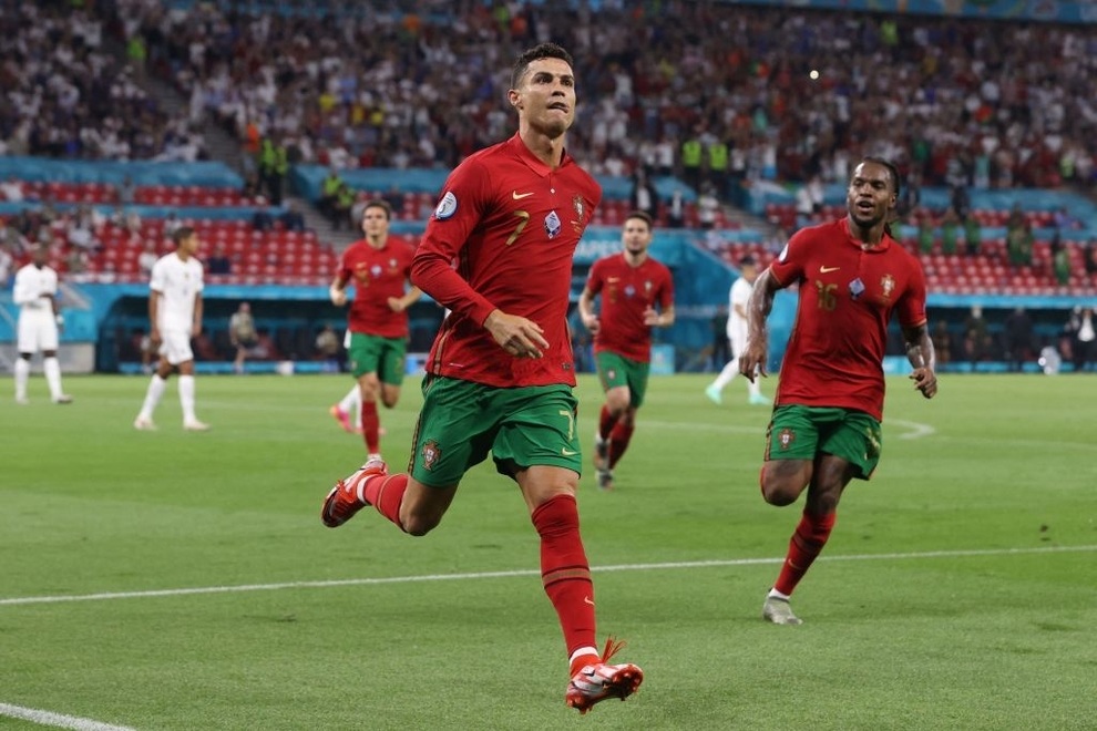 C.Ronaldo mở rộng kỷ lục, Bồ Đào Nha vất vả cầm hòa Pháp - 1 C.Ronaldo mở rộng kỷ lục, Bồ Đào Nha vất vả cầm hòa Pháp - 1