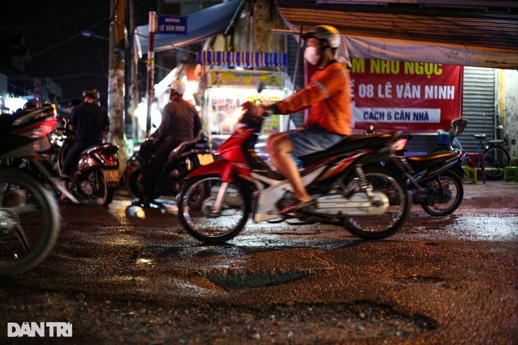 TPHCM đang có 3 khu thường xuyên ngập do mưa - 2 TPHCM đang có 3 khu thường xuyên ngập do mưa - 2