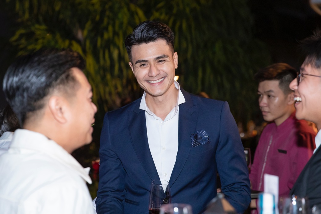 Vĩnh Thụy xuất hiện lịch lãm, phản hồi tin đồn giải nghệ - 1 Vĩnh Thụy xuất hiện lịch lãm, phản hồi tin đồn giải nghệ - 1