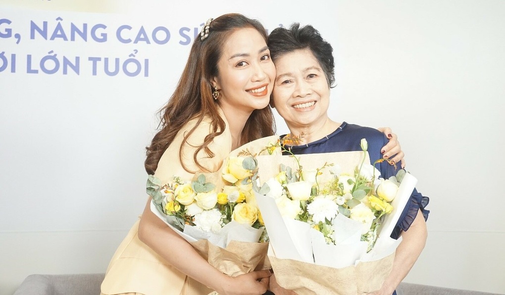 Cha mẹ khỏe mạnh, muôn Tết đủ đầy - 2