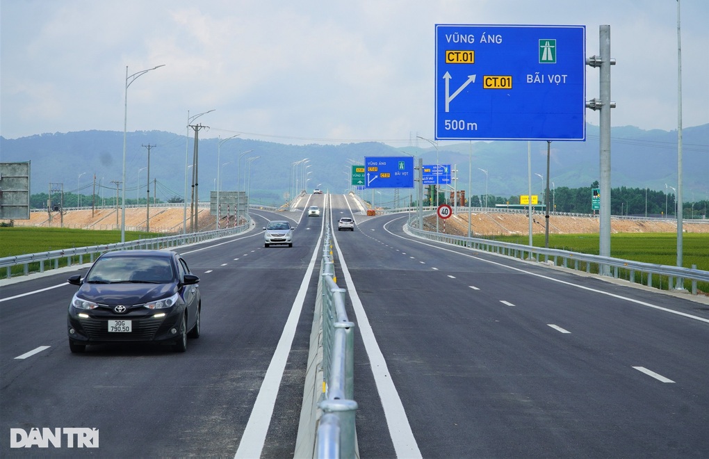 Hai tuyến cao tốc dài gần 90km vừa đưa vào khai thác đã lộ nhiều bất cập - 3 Hai tuyến cao tốc dài gần 90km vừa đưa vào khai thác đã lộ nhiều bất cập - 3
