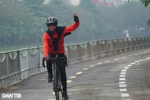 Người dân trải nghiệm tuyến đường đầu tiên dành cho xe đạp ở Hà Nội