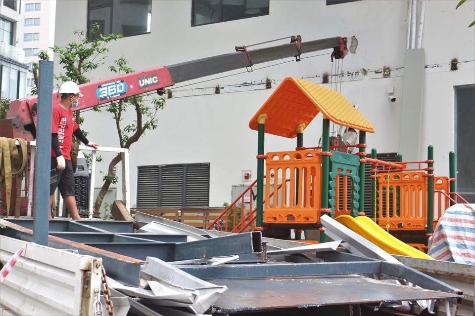 Sập giàn nóng điều hòa ở khu chung cư, người dân khẩn thiết cầu cứu - 2 Sập giàn nóng điều hòa ở khu chung cư, người dân khẩn thiết cầu cứu - 2
