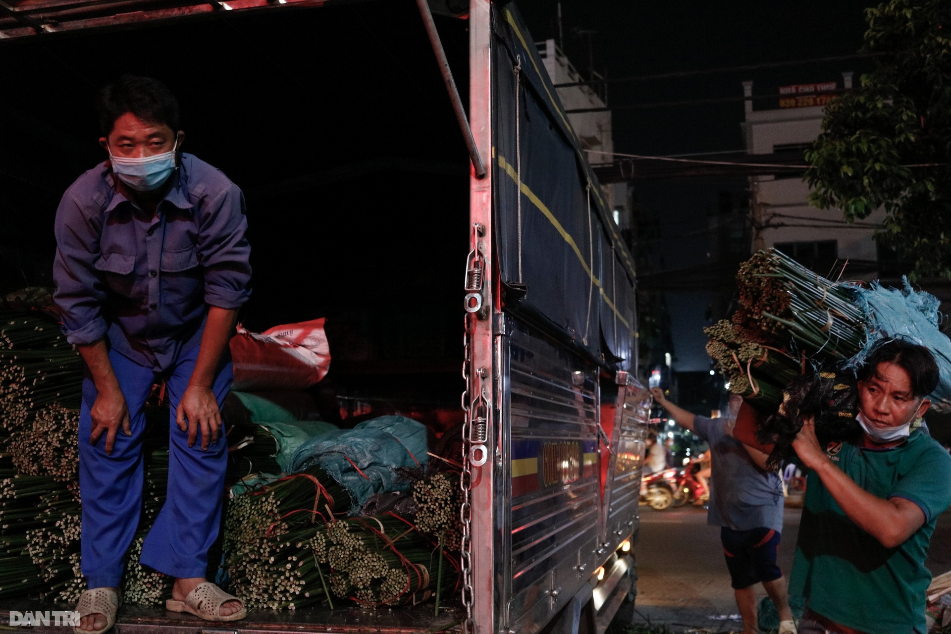 Chợ lá dong lâu đời nhất Sài Gòn tấp nập ngày giáp Tết - 7