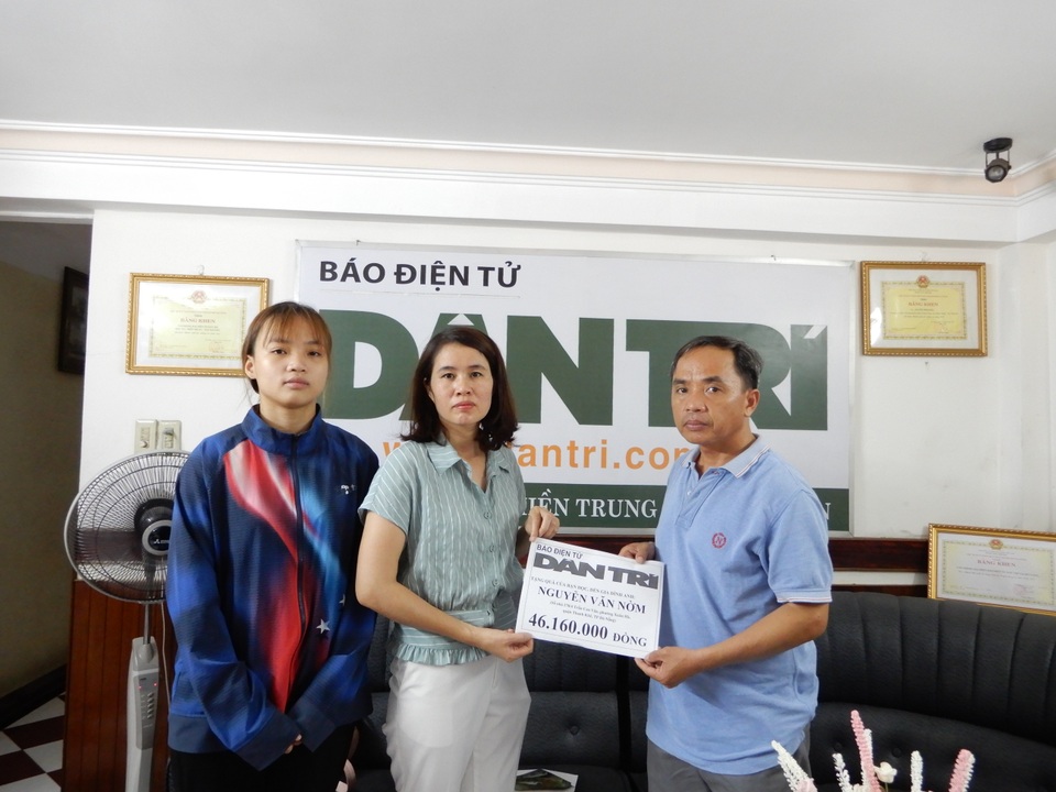 Cô gái chết mòn được bạn đọc giúp đỡ hơn 250 triệu đồng - 1 Cô gái chết mòn được bạn đọc giúp đỡ hơn 250 triệu đồng - 1