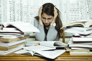 Mùa thi cử: Ám ảnh, thậm chí muốn tự tử với những kỳ vọng