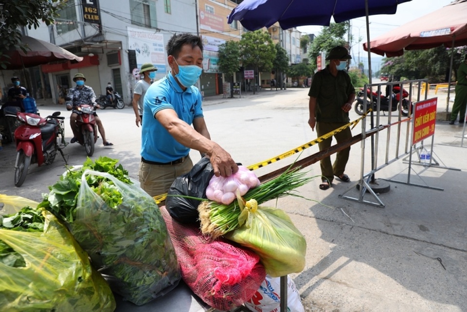 Chủ tịch huyện Việt Yên lên tiếng về việc công nhân khu phong tỏa cầu cứu - 1 Chủ tịch huyện Việt Yên lên tiếng về việc công nhân khu phong tỏa cầu cứu - 1