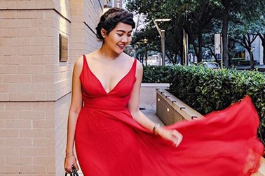 Hoa khôi DHS Việt ngày càng trưởng thành, cuốn hút khó cưỡng