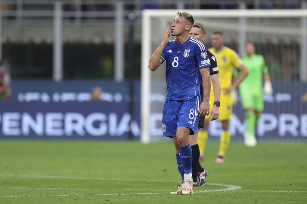 Tây Ban Nha đại thắng 6-0, Italy giành 3 điểm trước Ukraine - 4 Tây Ban Nha đại thắng 6-0, Italy giành 3 điểm trước Ukraine - 4
