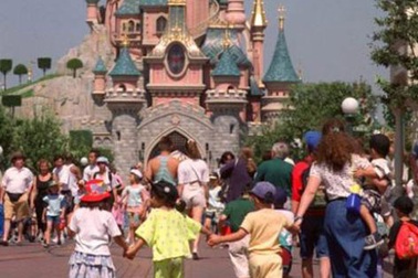 Hai vụ tự tử gây chấn động công viên Disneyland ở Paris
