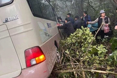 Chuyển hồ sơ vụ ô tô lao xuống vực ở Tam Đảo tới Công an tỉnh Vĩnh Phúc