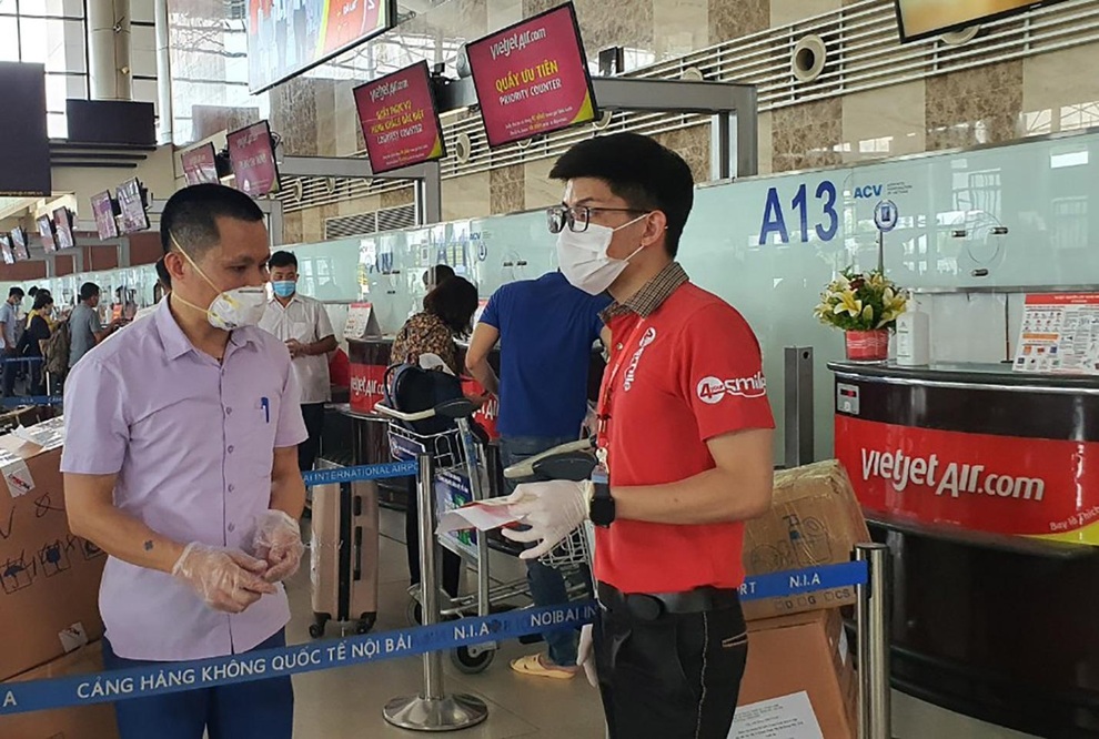 Vietjet tăng cường các chuyến bay vận chuyển nhân lực y tế - 2 Vietjet tăng cường các chuyến bay vận chuyển nhân lực y tế - 2