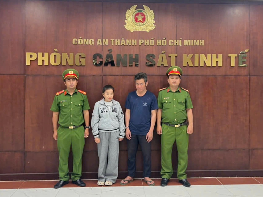 Bắt giam 3 người sản xuất 4 tấn bột ngọt giả nhãn hiệu Ajinomoto ở TPHCM - 1