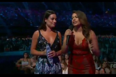 Lea Michele xinh đẹp trên sân khấu