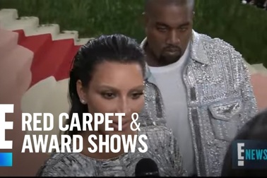 Kim Kardashian và Kanye West ăn vận đồng điệu