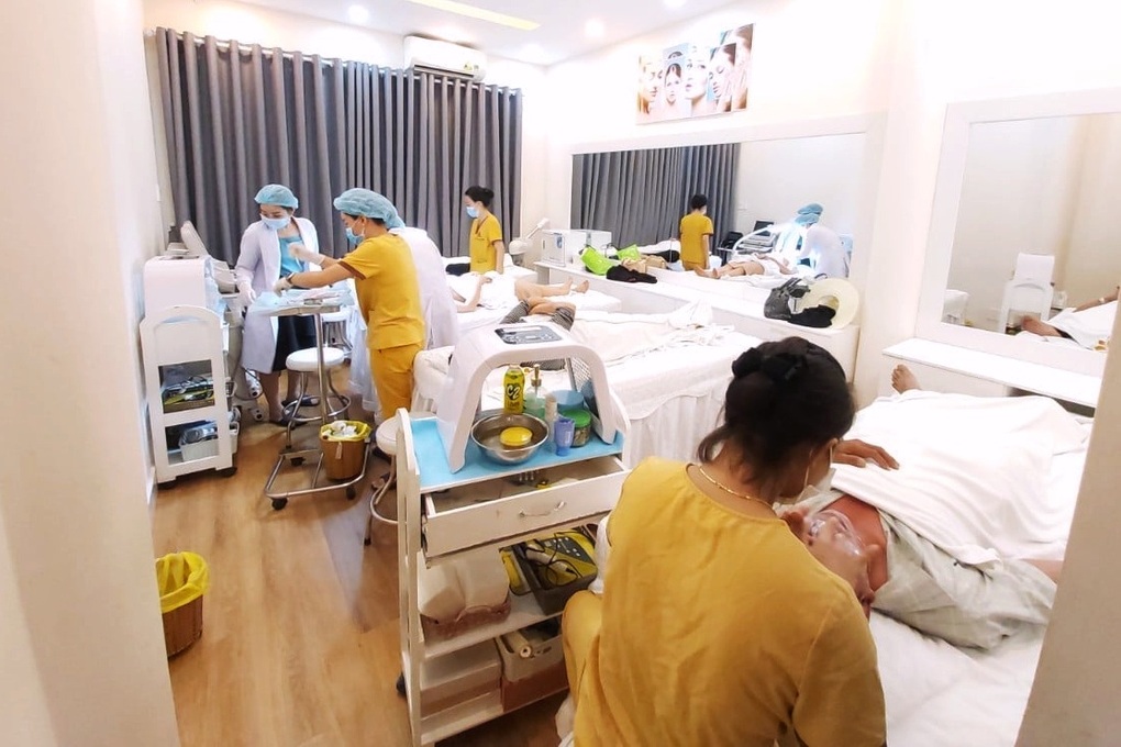 Nhiều bác sĩ, bệnh viện ở TPHCM bị sờ gáy vì sai phạm về giá chữa bệnh - 1 Nhiều bác sĩ, bệnh viện ở TPHCM bị sờ gáy vì sai phạm về giá chữa bệnh - 1