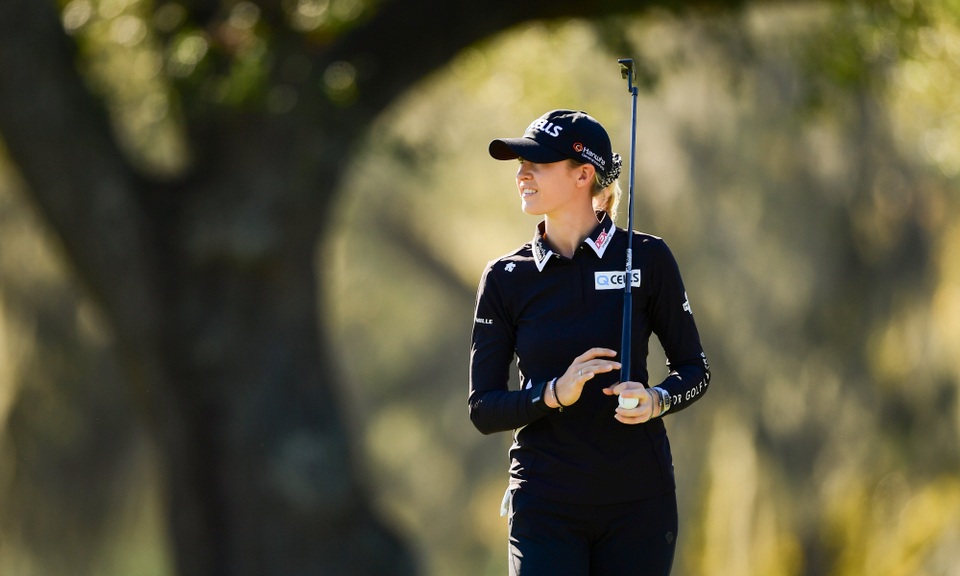 Vẻ đẹp mê hồn của nữ golf thủ ở giải US Womens Open - 1 Vẻ đẹp mê hồn của nữ golf thủ ở giải US Womens Open - 1