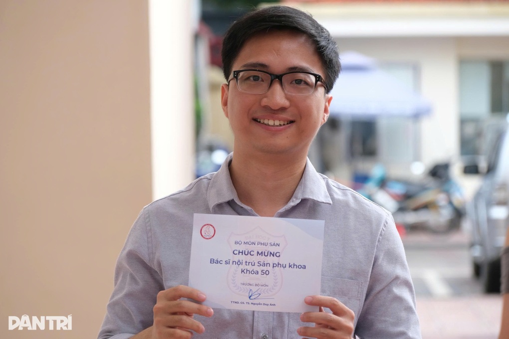 Valedictorian នៃការប្រឡងចូលយ៉ាងម៉ត់ចត់នៃសាកលវិទ្យាល័យវេជ្ជសាស្ត្រហាណូយ៖ Thủ khoa kỳ thi khốc liệt Trường ĐH Y Hà Nội: “Có lúc em học 13 tiếng/ngày” - 1