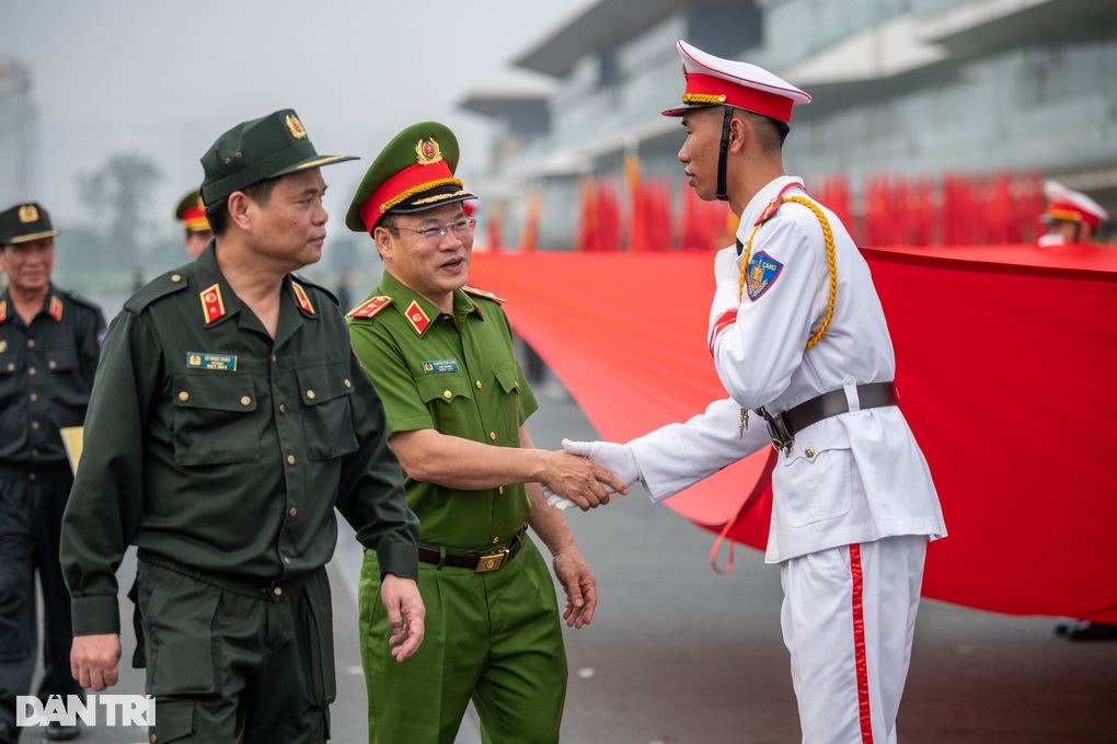 5.000 chiến sĩ tập duyệt lễ kỷ niệm 50 năm thành lập Bộ Tư lệnh CSCĐ - 4 5.000 chiến sĩ tập duyệt lễ kỷ niệm 50 năm thành lập Bộ Tư lệnh CSCĐ - 4