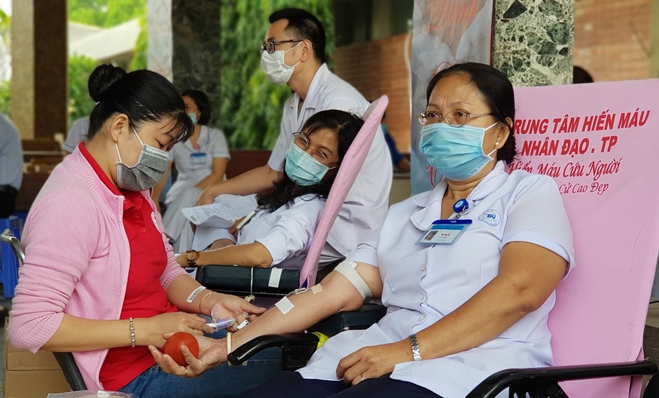 Ngân hàng máu dự trữ thiếu hụt, bệnh viện chung tay ứng cứu - 7 Ngân hàng máu dự trữ thiếu hụt, bệnh viện chung tay ứng cứu - 7
