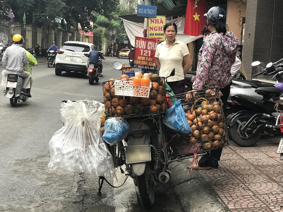 Túc tắc ngày vắt 3 tạ cam sành đóng chai, tiểu thương thu về tiền triệu - 3 Túc tắc ngày vắt 3 tạ cam sành đóng chai, tiểu thương thu về tiền triệu - 3