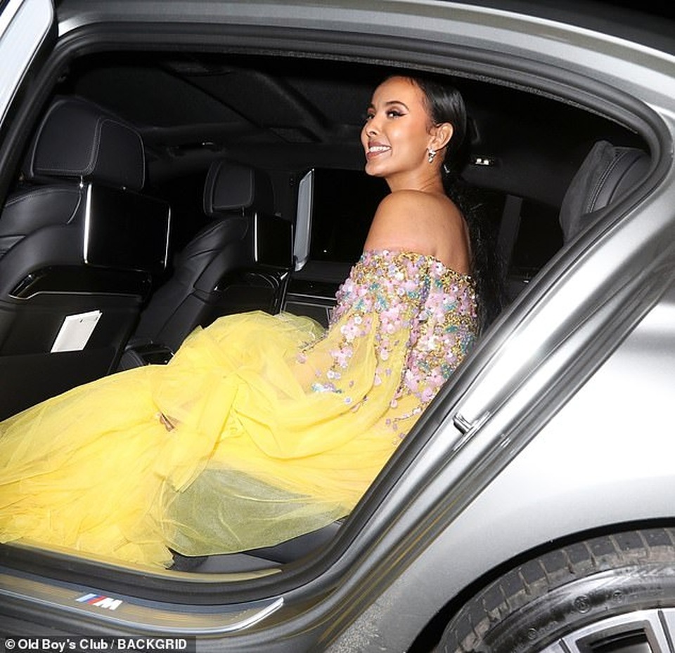 MC người Anh Maya Jama diện váy gợi cảm hút ánh nhìn - 6 MC người Anh Maya Jama diện váy gợi cảm hút ánh nhìn - 6