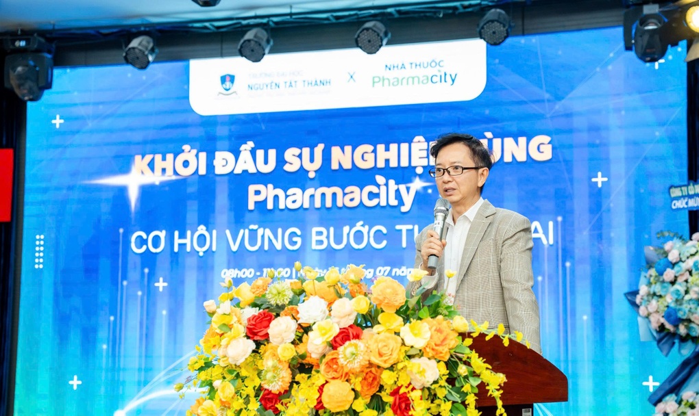 ឱសថស្ថានសហការជាមួយសាកលវិទ្យាល័យ Nguyen Tat Thanh បង្កើតឱកាសការងារសម្រាប់និស្សិត - ៣ Pharmacity hợp tác Trường Đại học Nguyễn Tất Thành tạo cơ hội nghề nghiệp cho sinh viên - 3