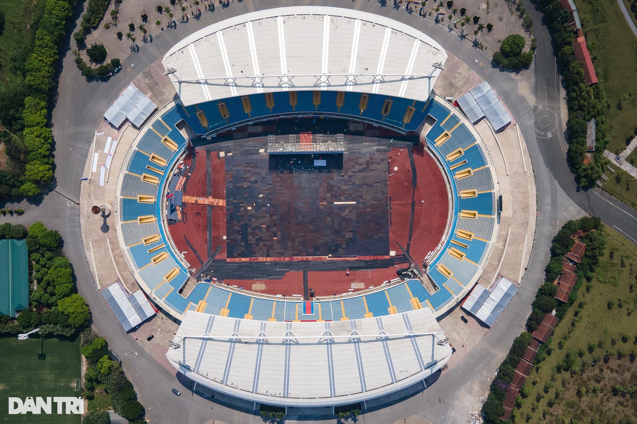 Bên trong đại công trường SVĐ Mỹ Đình chuẩn bị cho Lễ khai mạc SEA Games 31 - 1 Bên trong đại công trường SVĐ Mỹ Đình chuẩn bị cho Lễ khai mạc SEA Games 31 - 1
