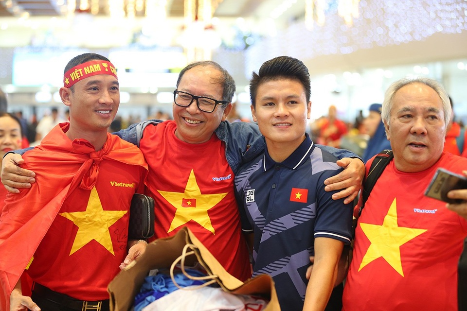 U22 Việt Nam về nước, Văn Hậu chia tay đồng đội để bay thẳng sang Hà Lan - 5 U22 Việt Nam về nước, Văn Hậu chia tay đồng đội để bay thẳng sang Hà Lan - 5