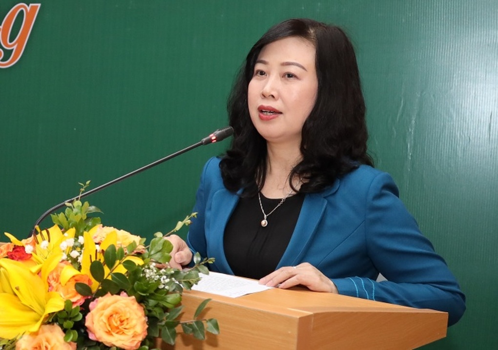 Bộ trưởng Bộ Y tế Đào Hồng Lan: Công việc của cán bộ y tế rất vất vả - 1 Bộ trưởng Bộ Y tế Đào Hồng Lan: Công việc của cán bộ y tế rất vất vả - 1