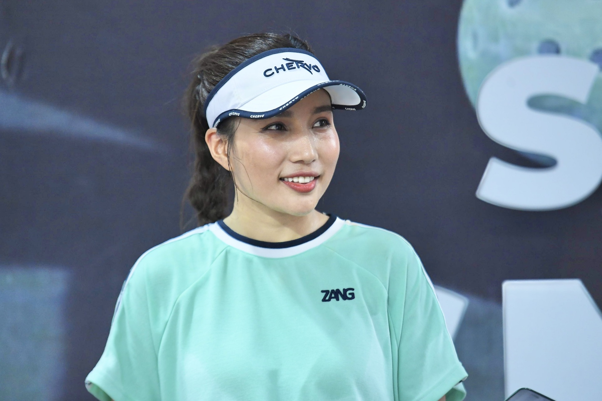 นักร้อง Phuong Thao และ Kieu Trinh สร้างความประทับใจในการแข่งขันปิ๊กเคิลบอล Dan Tri - 4 Ca sĩ Phương Thảo, Kiều Trinh gây ấn tượng trước giải pickleball Dân trí - 4