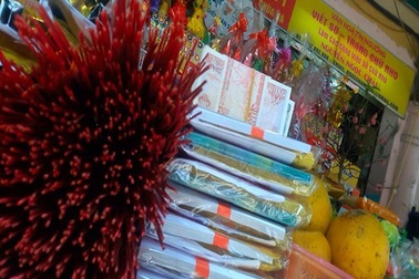 10 năm nữa mới xoá thuế nhập ô tô; Phí đổi tiền lẻ “chợ đen” lên 700%