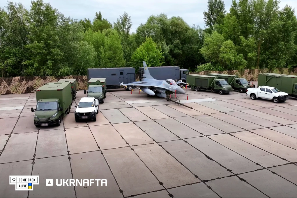Ukraine tìm ra cách bảo vệ F-16 trước đòn tấn công săn mồi của Nga - 1 Ukraine tìm ra cách bảo vệ F-16 trước đòn tấn công săn mồi của Nga - 1