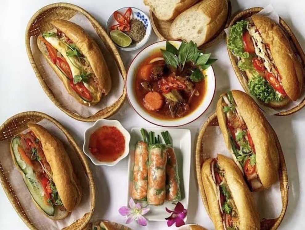 Chủ tiệm bánh mì người Việt ở Singapore: Tôi lãi gần 60 triệu đồng/tháng - 2 Chủ tiệm bánh mì người Việt ở Singapore: Tôi lãi gần 60 triệu đồng/tháng - 2